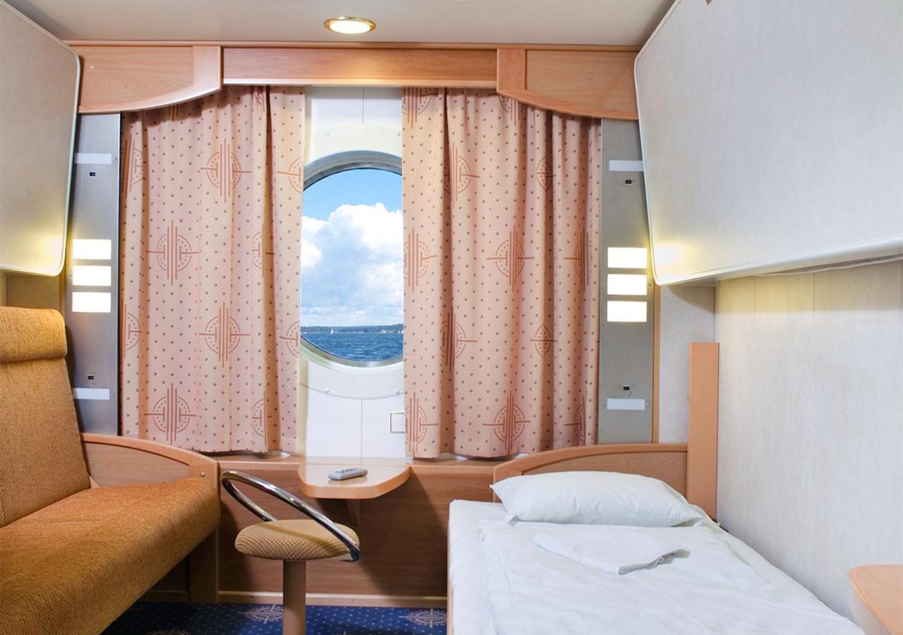 Viking Line Ferry Viking Xprs - One-Way Journey From Helsinki To Tallinn Quarto foto