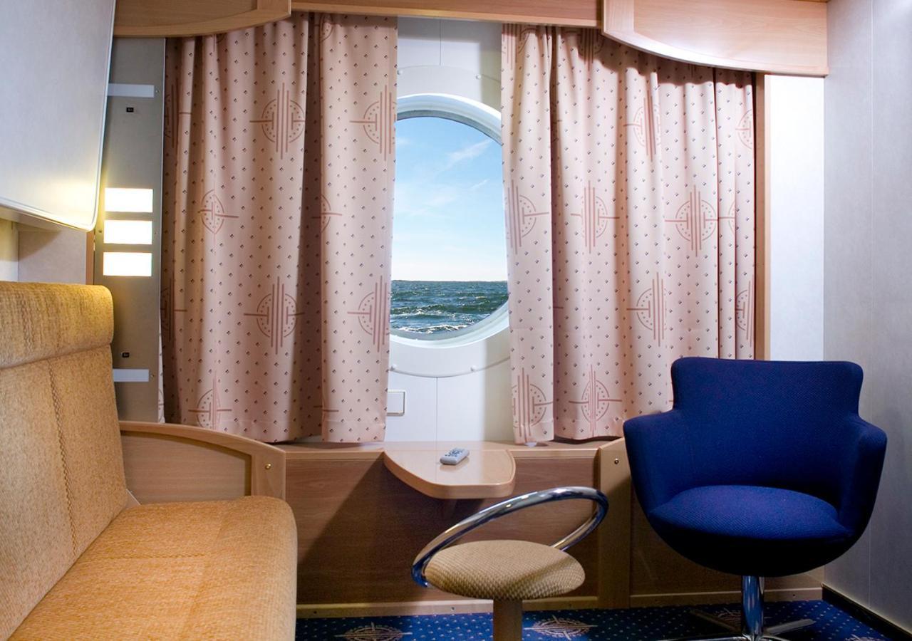 Viking Line Ferry Viking Xprs - One-Way Journey From Helsinki To Tallinn Quarto foto
